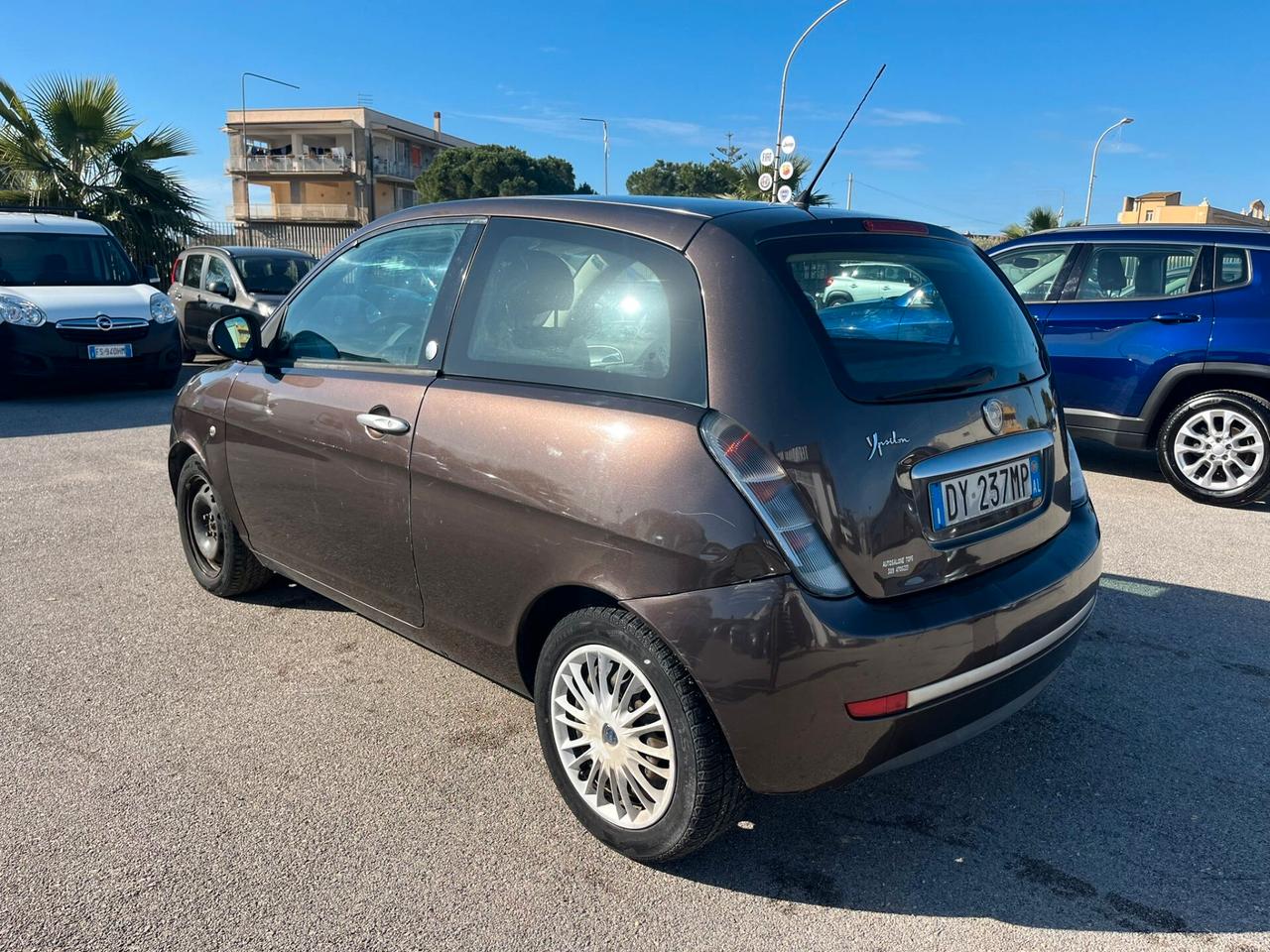 Lancia Ypsilon 1.4 Argento Ecochic GPL