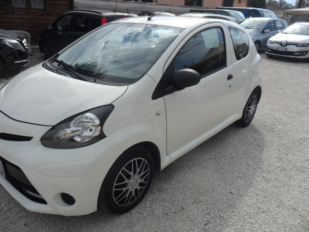 Toyota Aygo 1.0 12V VVT-i 3 porte Active Connect