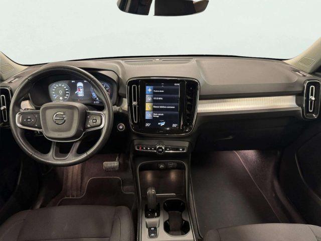 VOLVO XC40 T2 MOMENTUM CORE AUTOMATICA