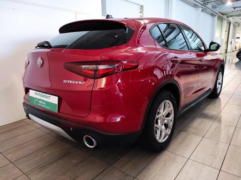 Alfa Romeo Stelvio 2.2 Turbodiesel 160 CV AT8 RWD Business