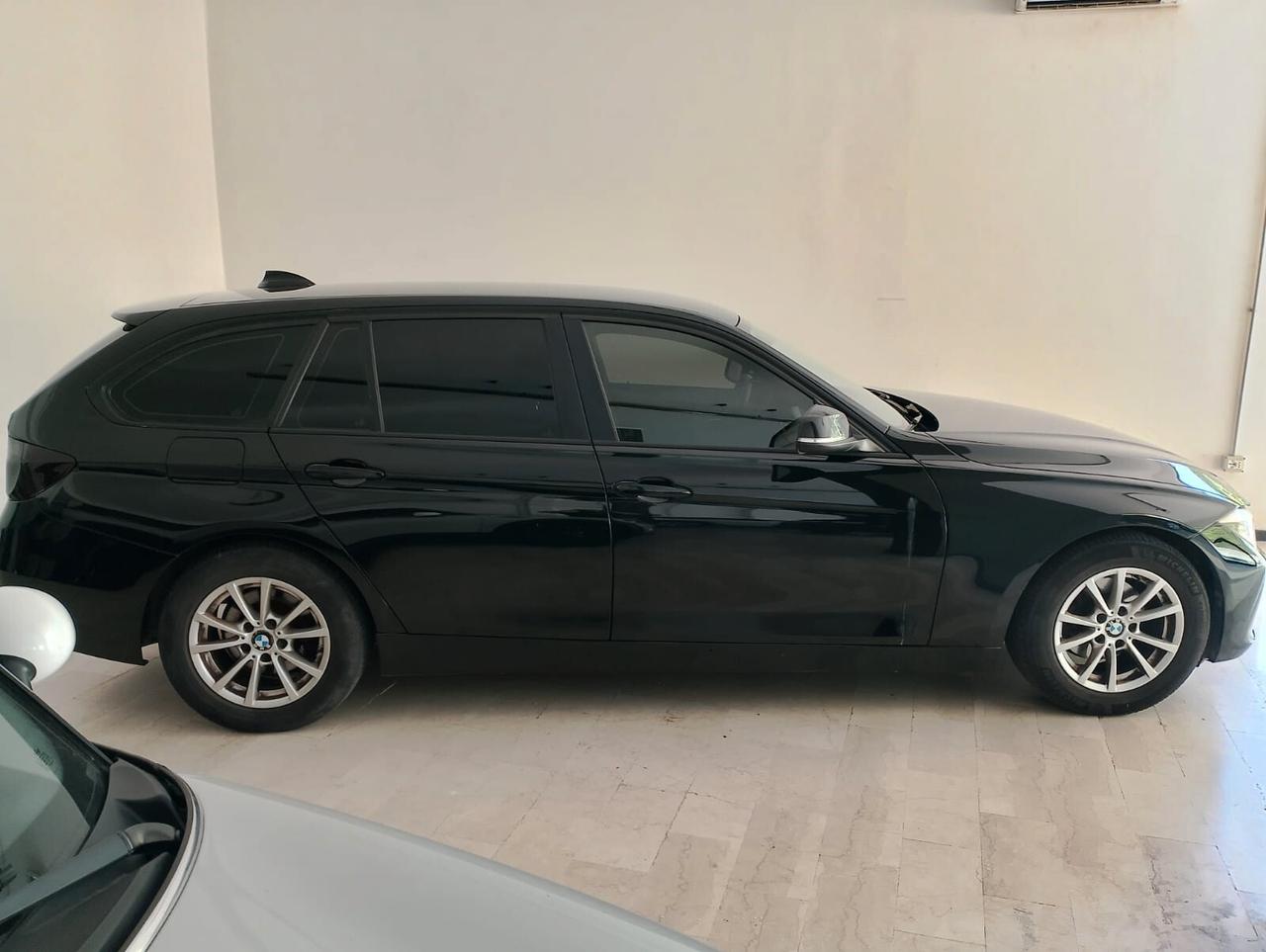 Bmw 316d Touring Sport-Automatico-Navi