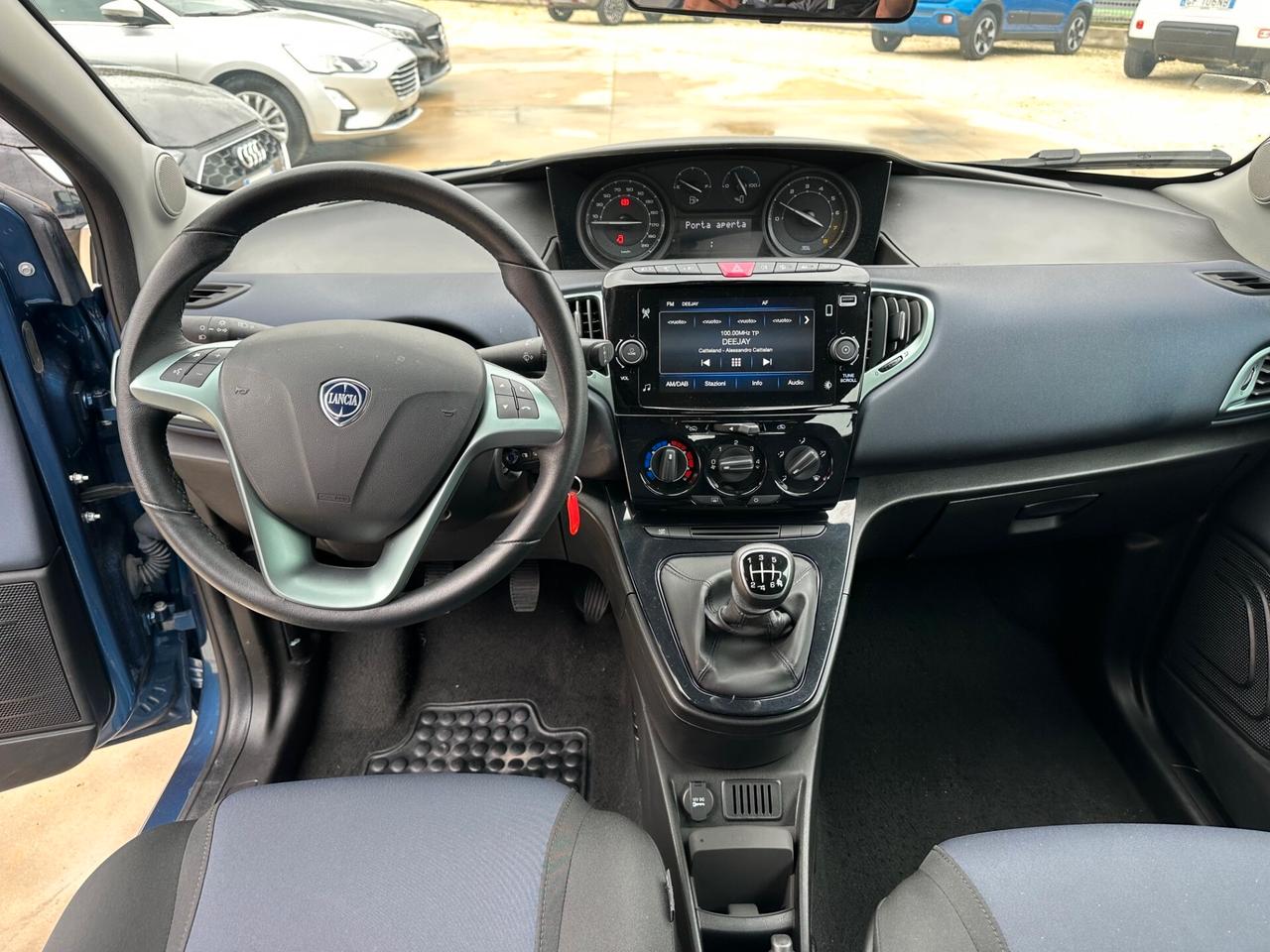 Lancia Ypsilon 1.0 Hybrid Platino full optional