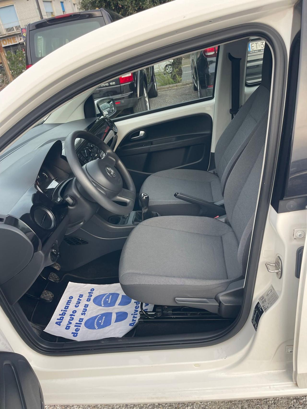 VOLKSWAGEN UP - SOLO 55 000 KM - UNICO PROPRIETARIO