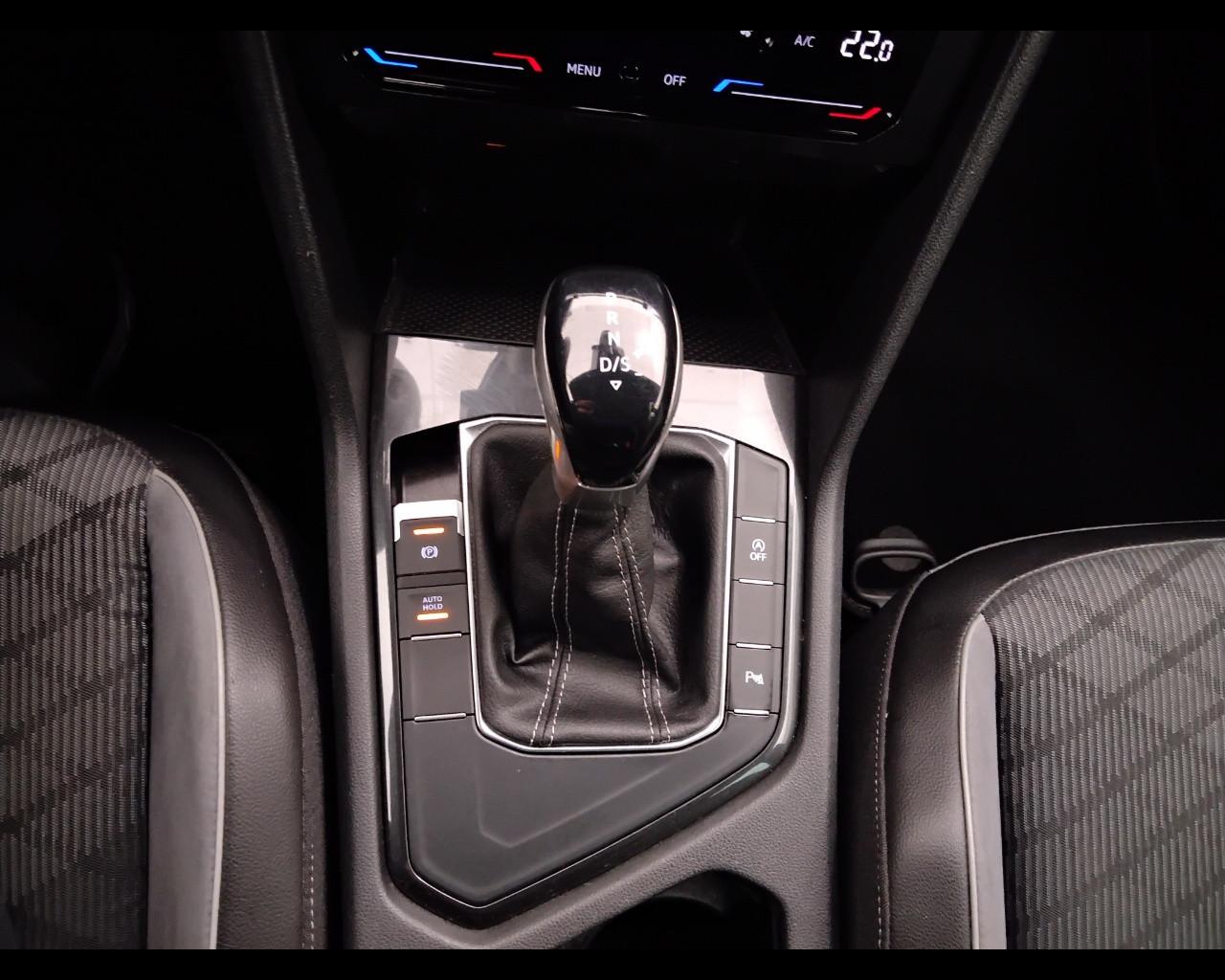 VOLKSWAGEN Tiguan II 2021 - Tiguan 2.0 tdi R-Line 150cv dsg