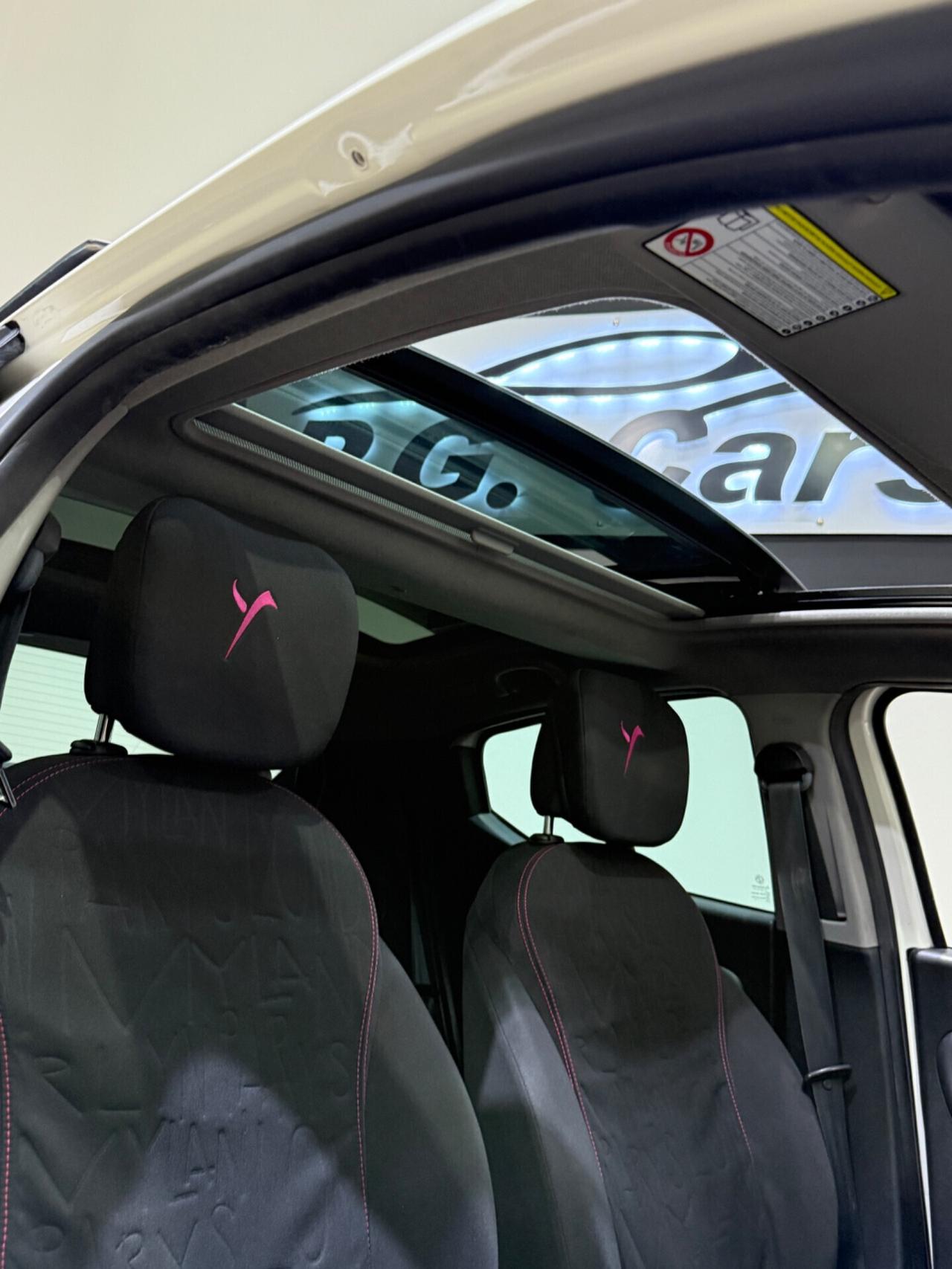 Lancia Ypsilon 1.2 69 CV 5 porte Elefantino rosa london paris