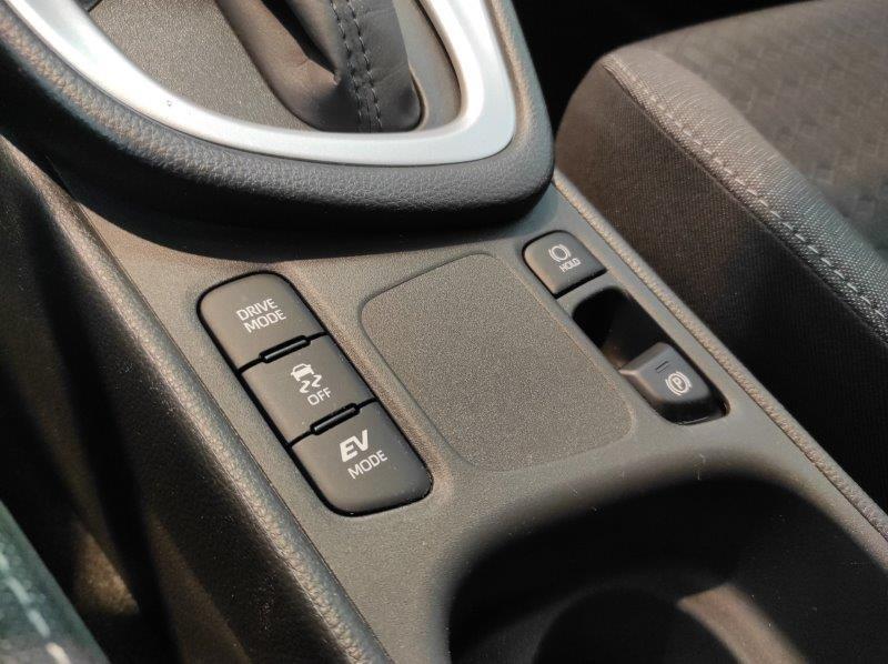 TOYOTA Yaris 4ª serie - Yaris 1.5 Hybrid 5 porte Business