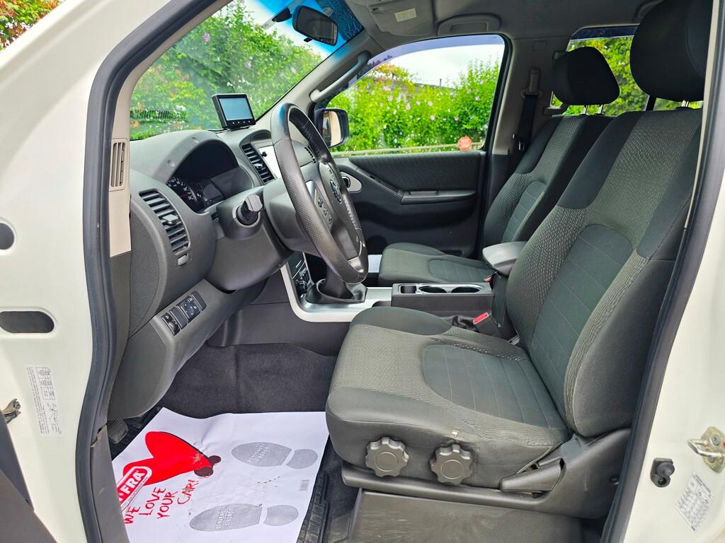 Nissan Navara 2.5 dCi 190CV 4 porte Double Cab LE