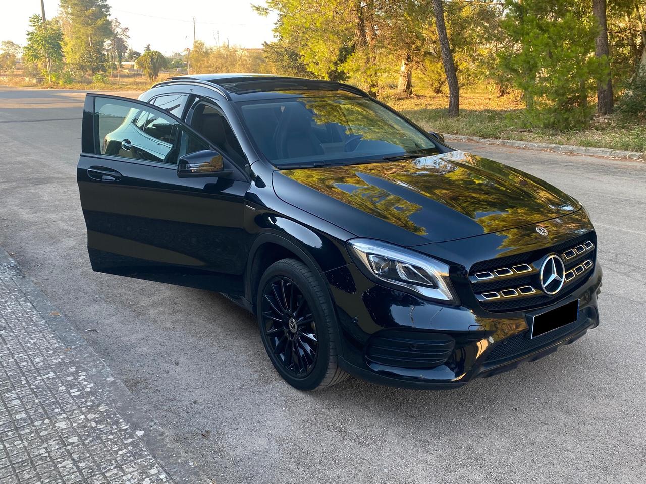 MERCEDES GLA 200D 136CV NIGHT EDITION + TETTO