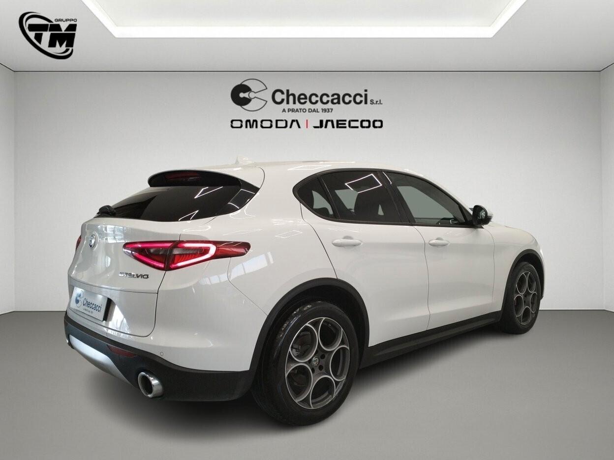 Alfa Romeo Stelvio 2.2 Turbodiesel 160 CV AT8 RWD Sport-Tech