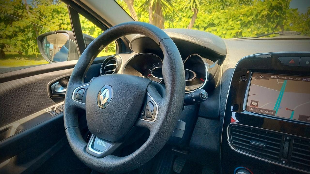 Renault Clio dCi 8V 90 CV 5 porte Moschino Intens