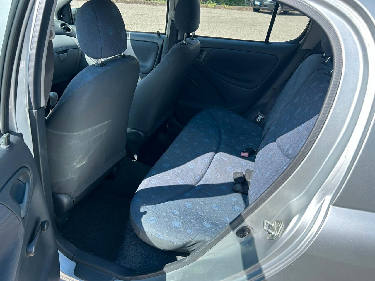 Toyota Yaris 1.0 benzina 5 porte