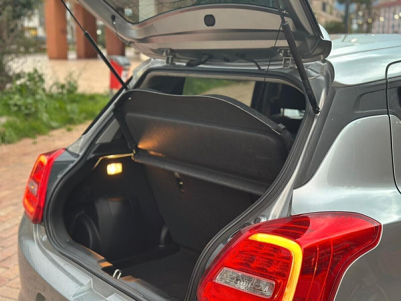 Suzuki Swift 1.2 Hybrid Top