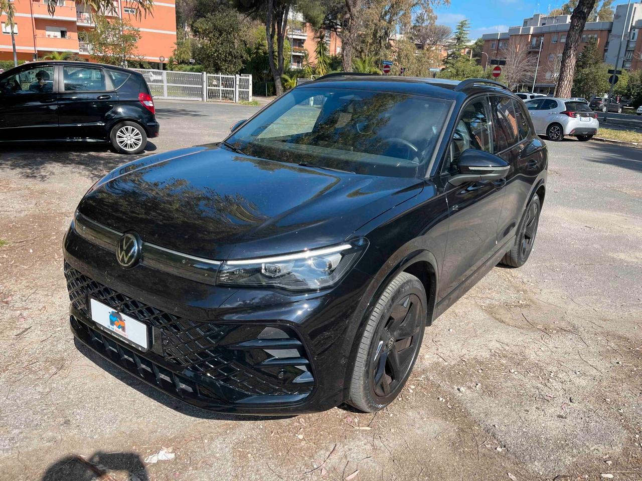 Volkswagen Tiguan 2.0 TDI 150 CV DSG R-Line Black Style Pack Automatica