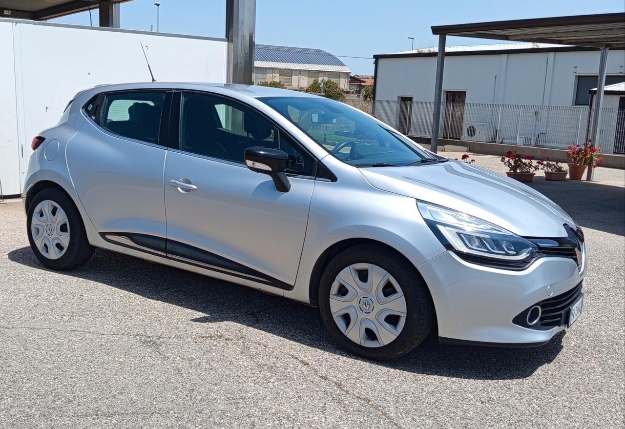 Renault Clio dCi 8V 75 CV 5 porte Moschino Life