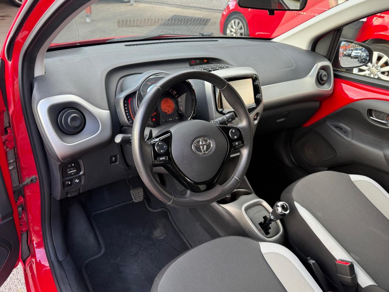 Aygo 1.0 ( 25 mila km ) unipro-automatica-neopatentati