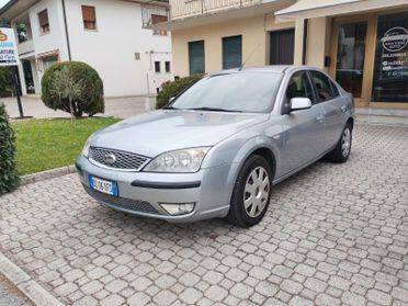 Ford Mondeo 2.0 I 16 V 5P GHIA