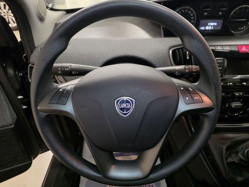 Lancia Ypsilon 1.0 FireFly 70cv S&S Hybrid SILVER solo 37.000 km !