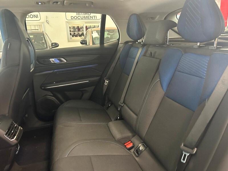 LYNK&CO 01 01 PHEV