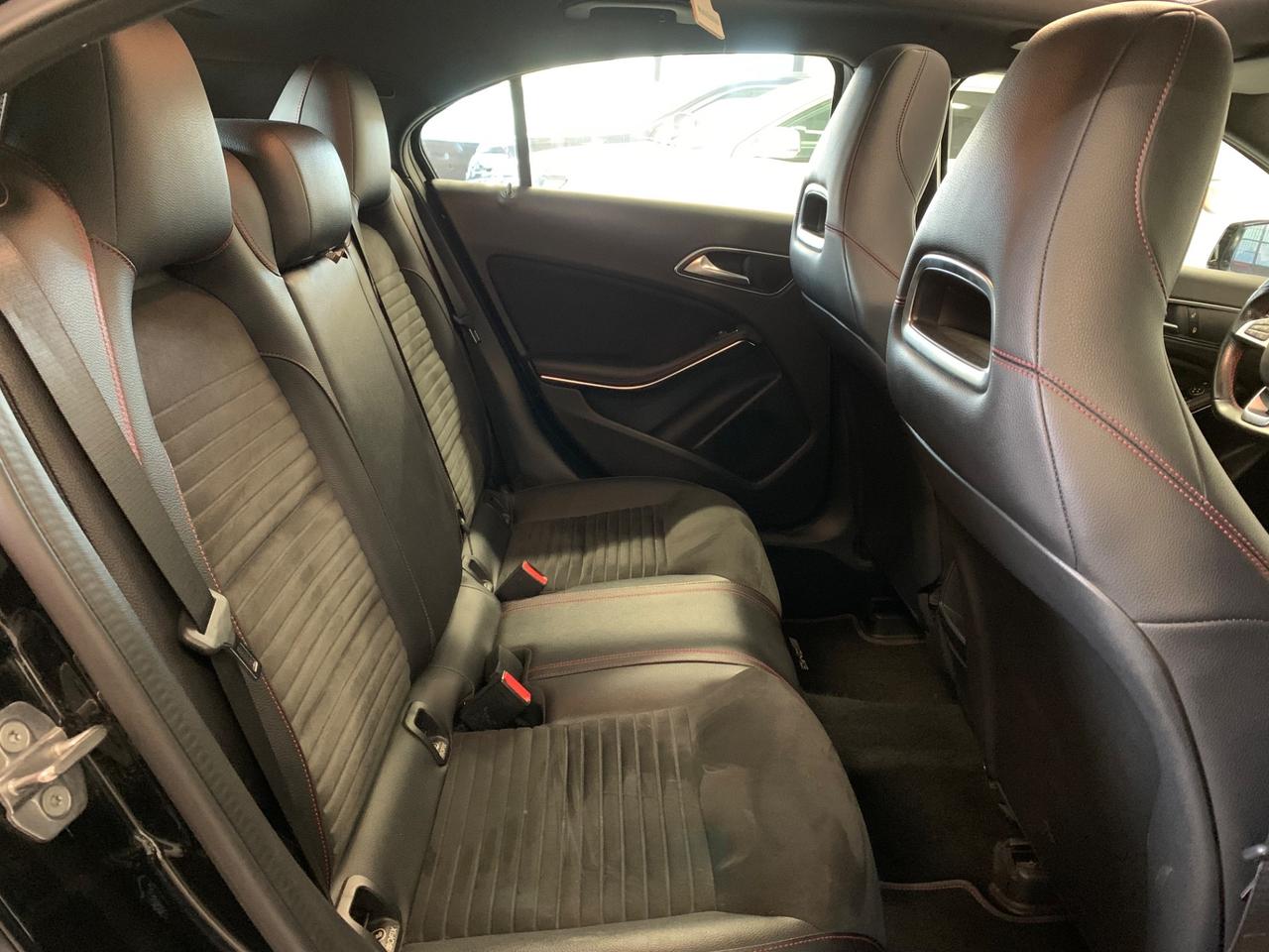 Mercedes-benz A 180 d Automatic Premium AMG Line