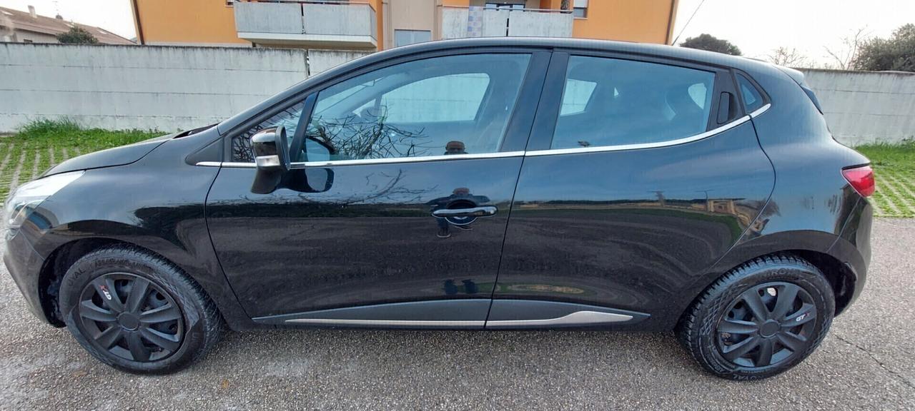 CLIO TCE 900 BENZINA/GPL DI SERIE 90 CV NAVIGATORE TELEFONO SENSORI FULL FULL IMPECCABILE