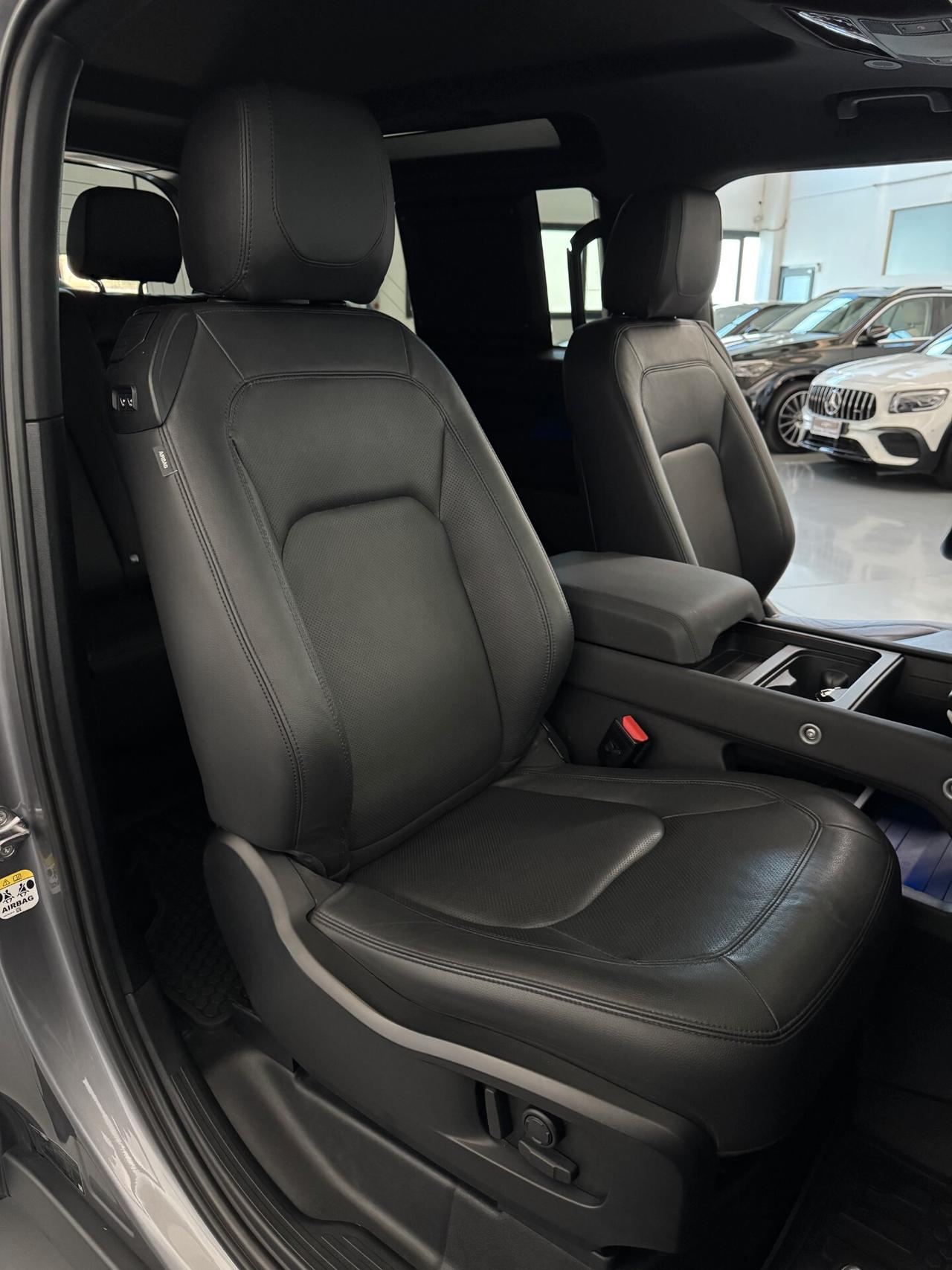 Land Rover Defender 90 SE D200 AWD 3.0cc 200cv Assetto regolabile Navi (PREZZO + IVA)