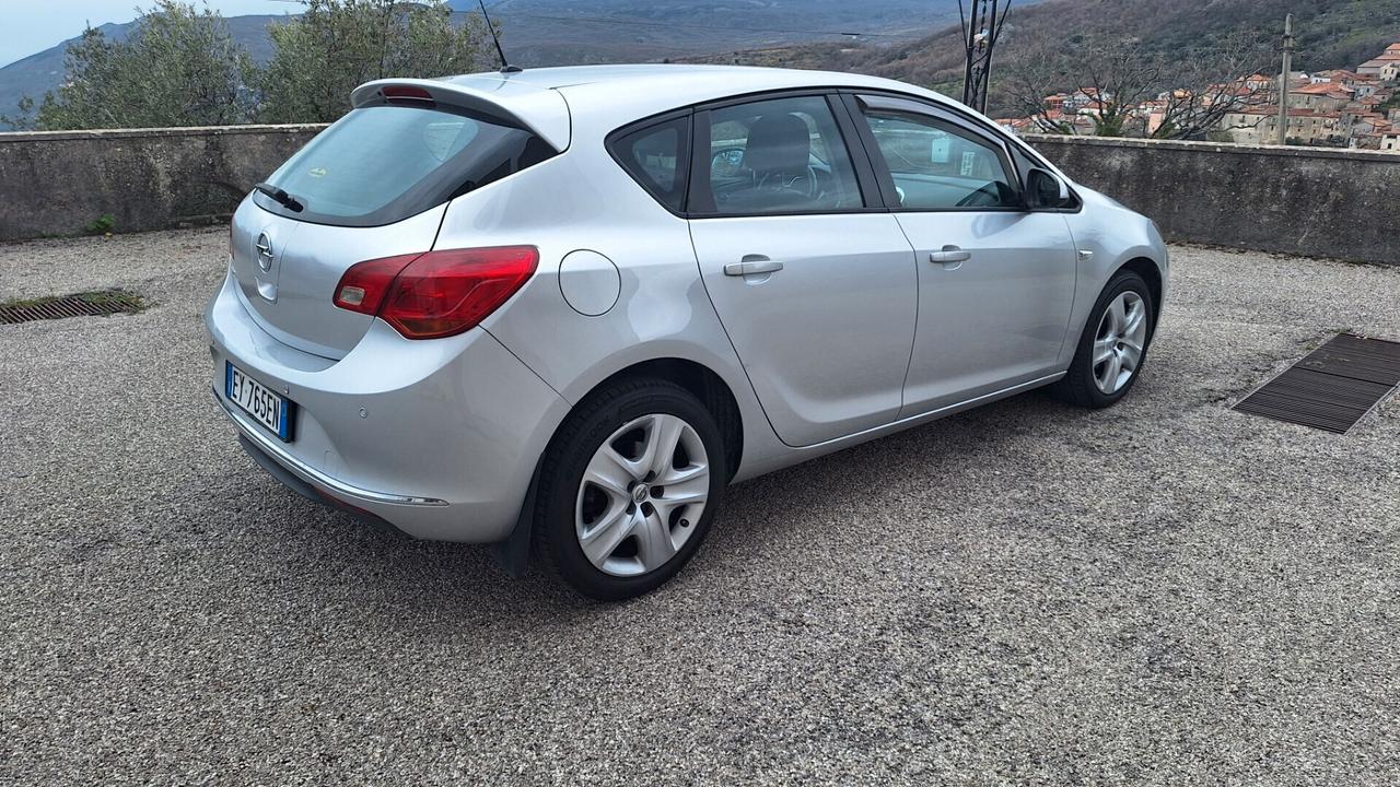 Opel Astra 1.4 Turbo 140CV 5 porte GPL Tech Cosmo