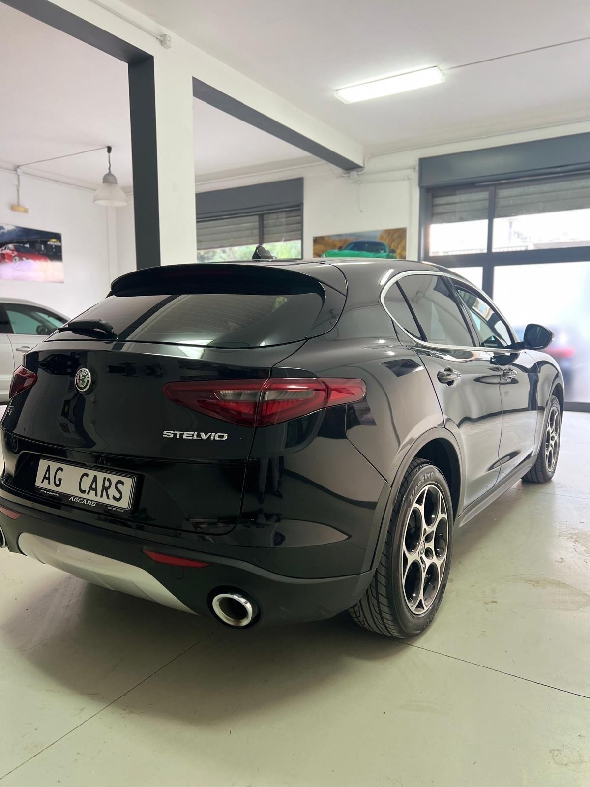 Alfa Romeo Stelvio 2.2 Turbodiesel 210 CV AT8 Q4 Executive