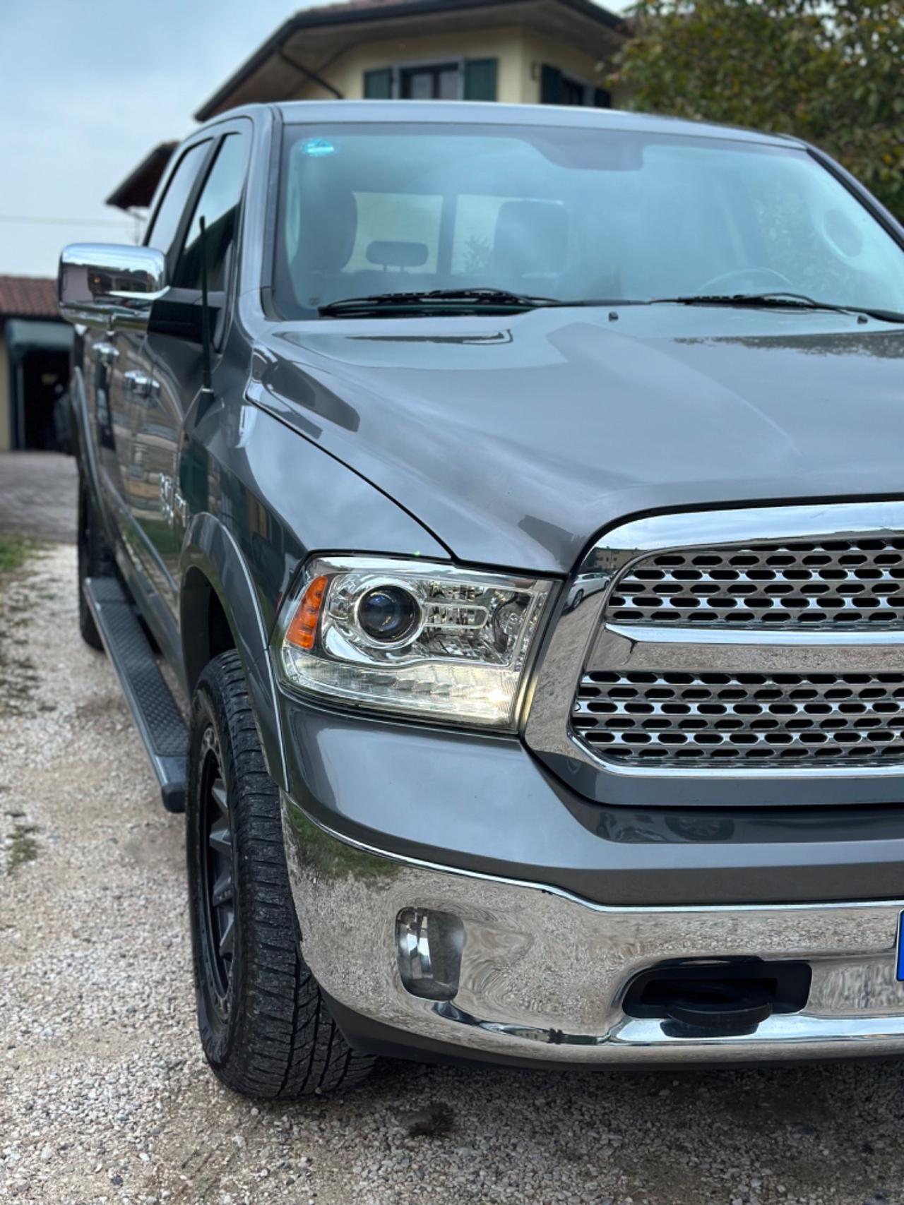 Dodge RAM LARAMIE AMATORE 4x4 KMCERT UNICOPR