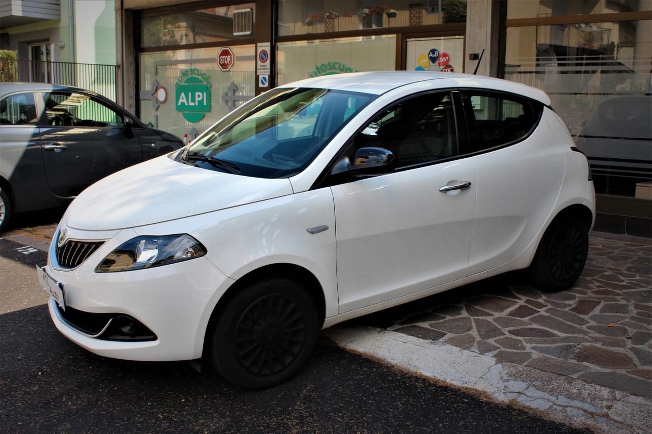 Lancia Ypsilon 1.0 FireFly 5 porte S&S Hybrid UnYca 22000 km