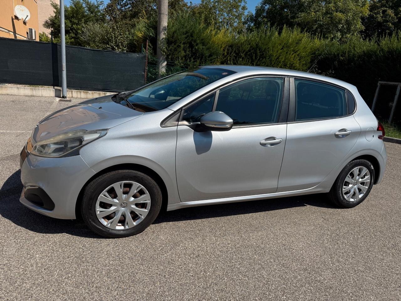 Peugeot 208 1.2 - NEOPATENTATI - 12 MESI DI GARANZIA -