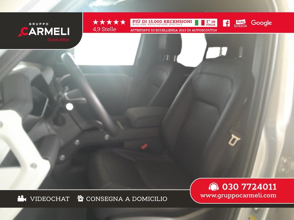 Land Rover Defender 110 3.0 I6 MHEV X-Dynamic SE AWD Auto
