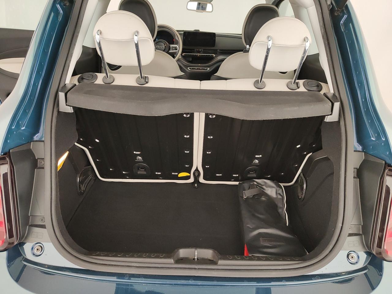 Fiat 500e Berlina 42 kWh La Prima