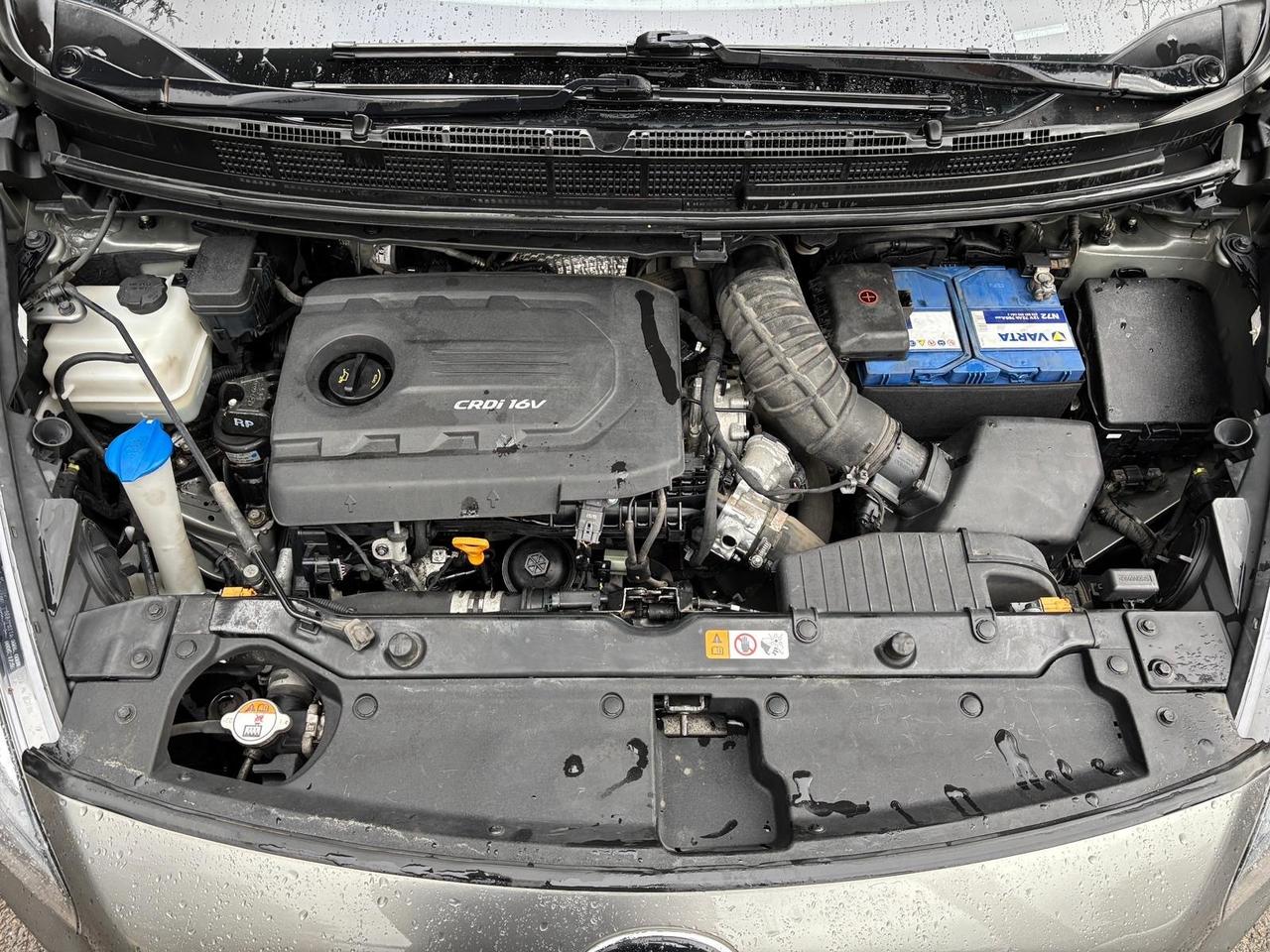 Kia Carens 1.7 CRDi 141 CV Platinum