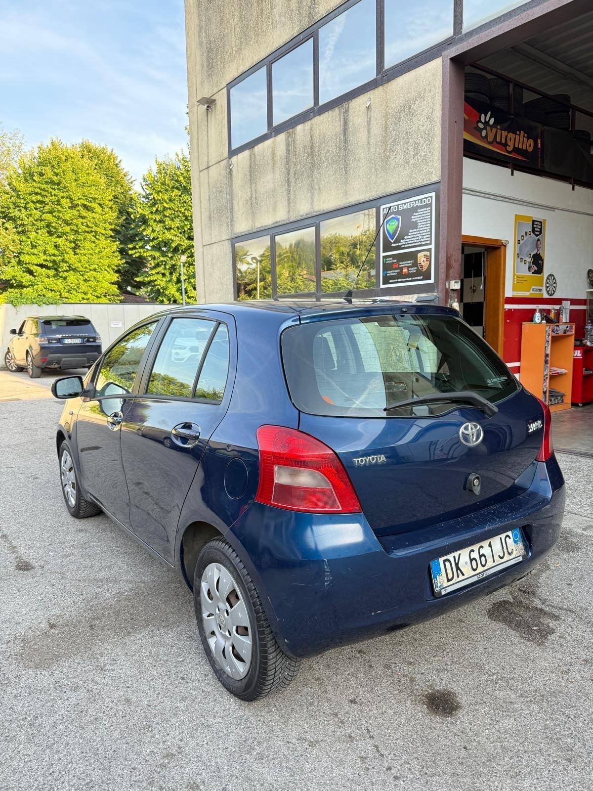 Toyota Yaris 1.0 5 porte Sol