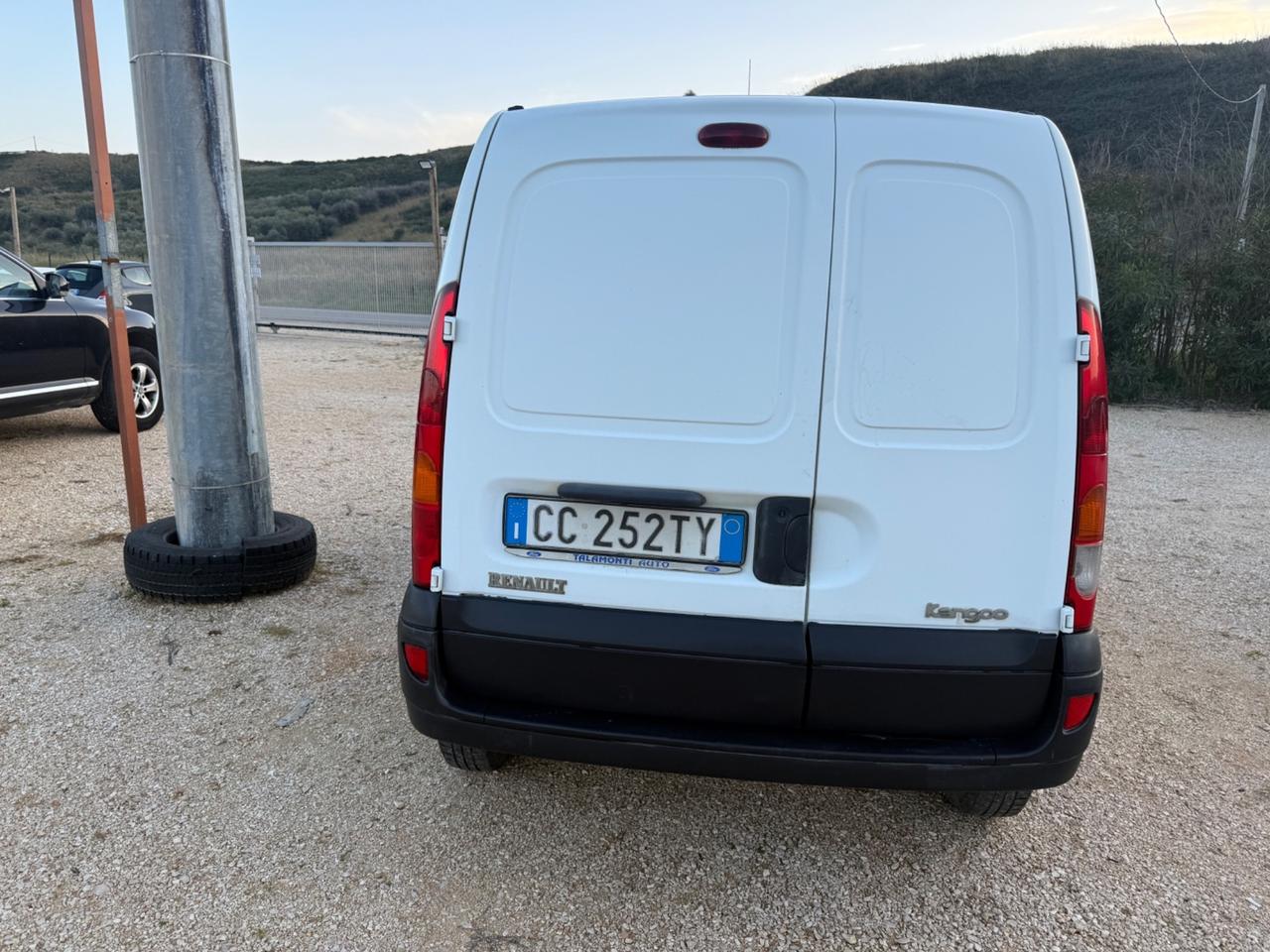 Renault Kangoo 1.5 diesel PREZZO Shock 1.999€