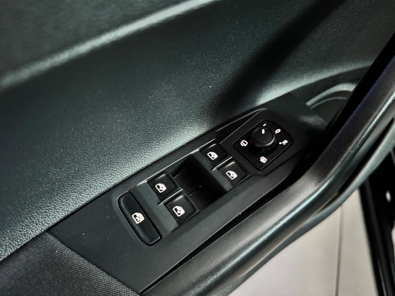 Volkswagen Polo 1.0 TSI DSG Life NAVI ACC LED