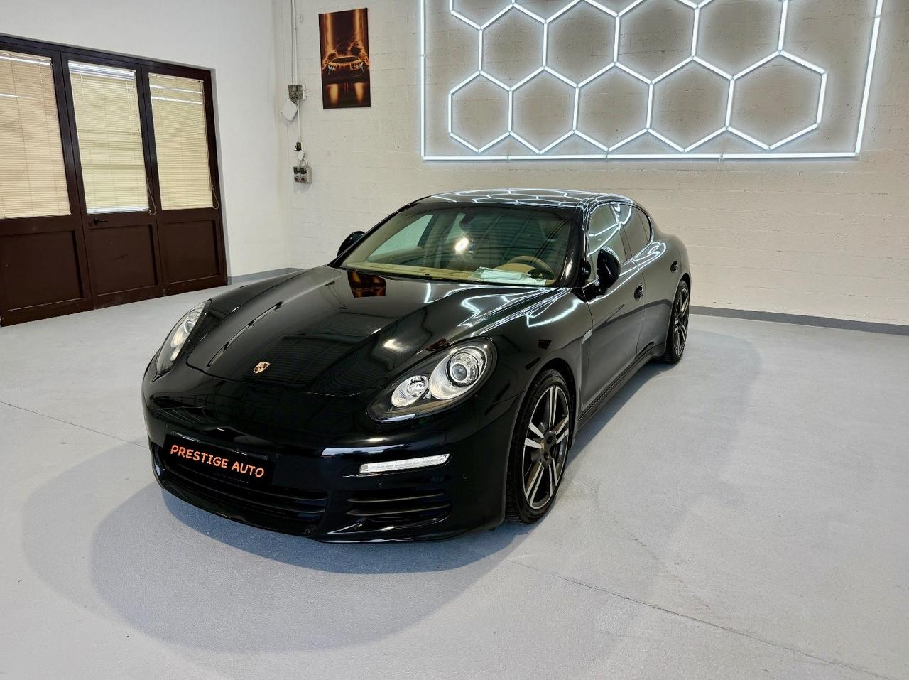 Porsche Panamera 3.0 Diesel 300CV - Full Optional