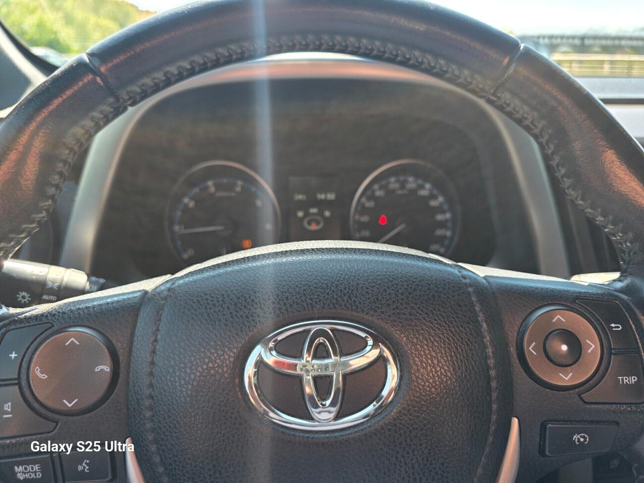 toyota rav4 2.0 D-4D valutiamo usato