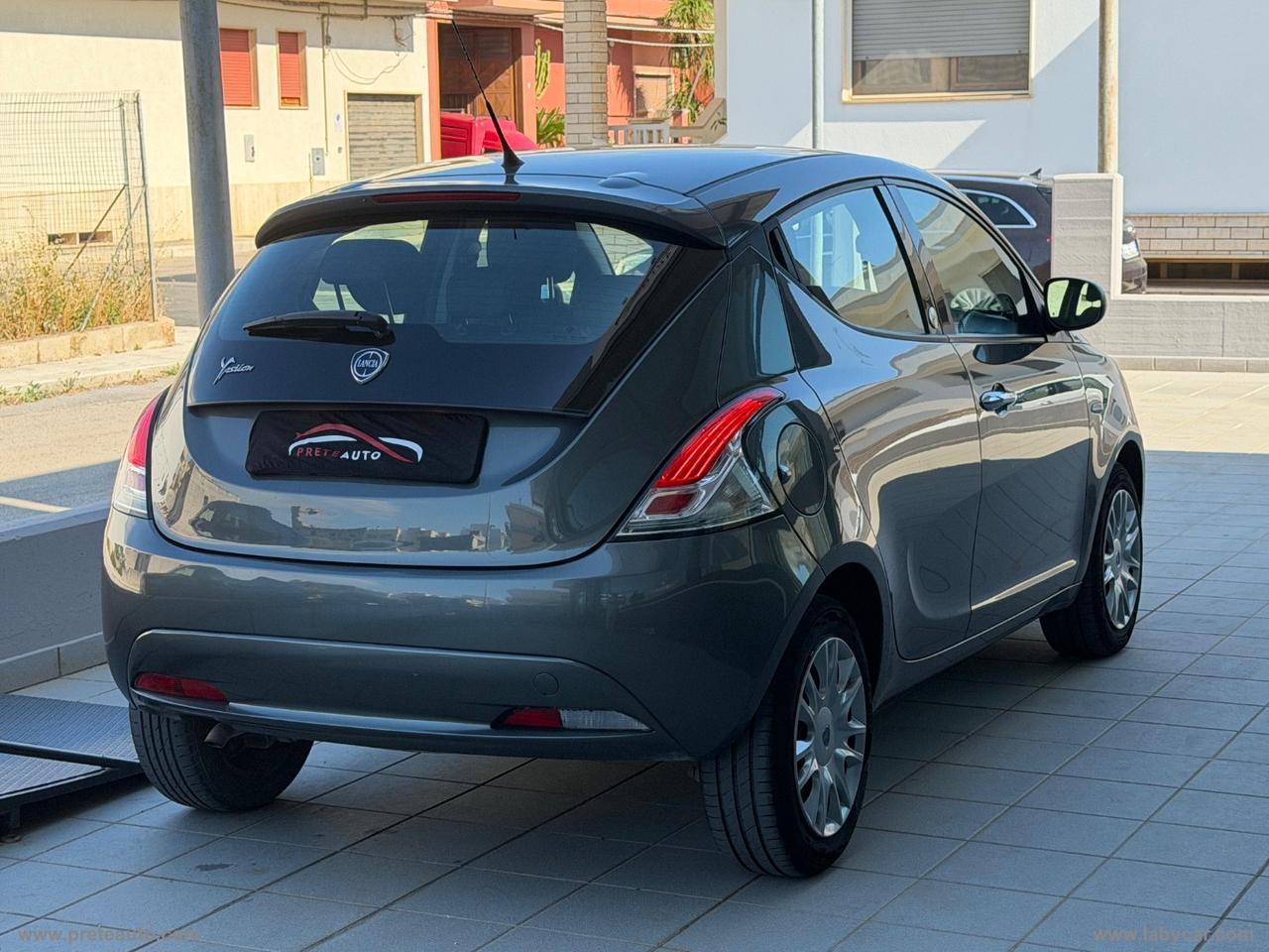 LANCIA Ypsilon 1.2 69 CV 5p. GPL Ecochic Silver