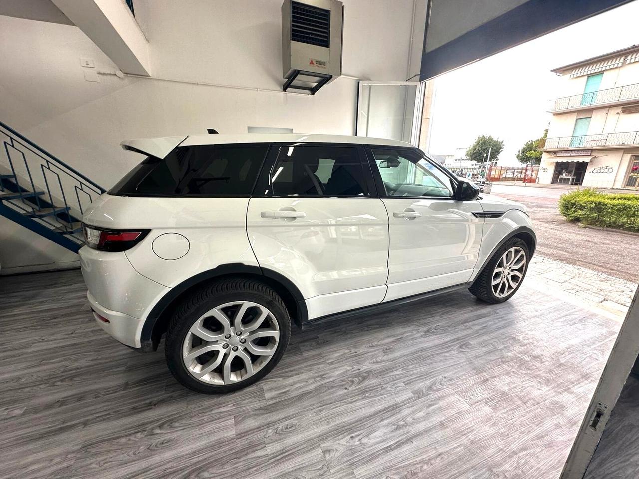 Land Rover Range Evoque 2.0 TD4 180 CV 5p. SE Dynamic