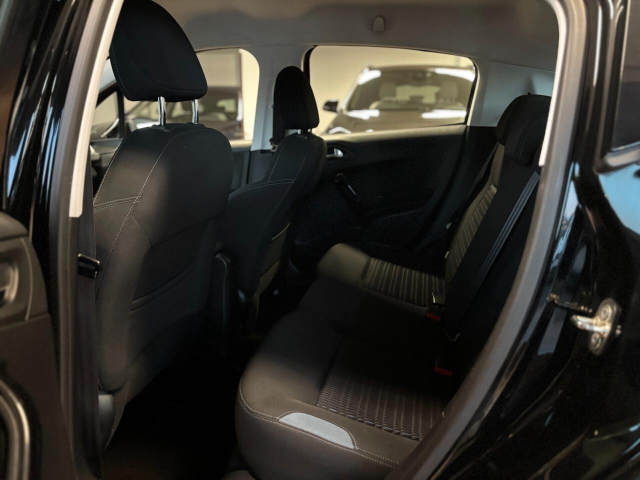 Peugeot 208 5p 1.2 vti *CINGHIA FATTA 100000KM*NEOPATENTATI