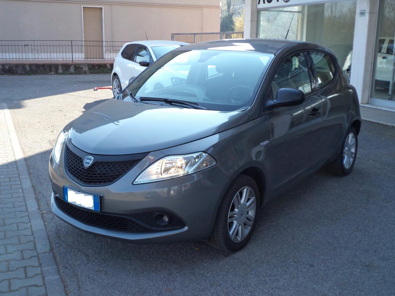 Lancia Ypsilon 1.2 69 CV 5 porte Elefantino Blu OK NEOPATENTATI