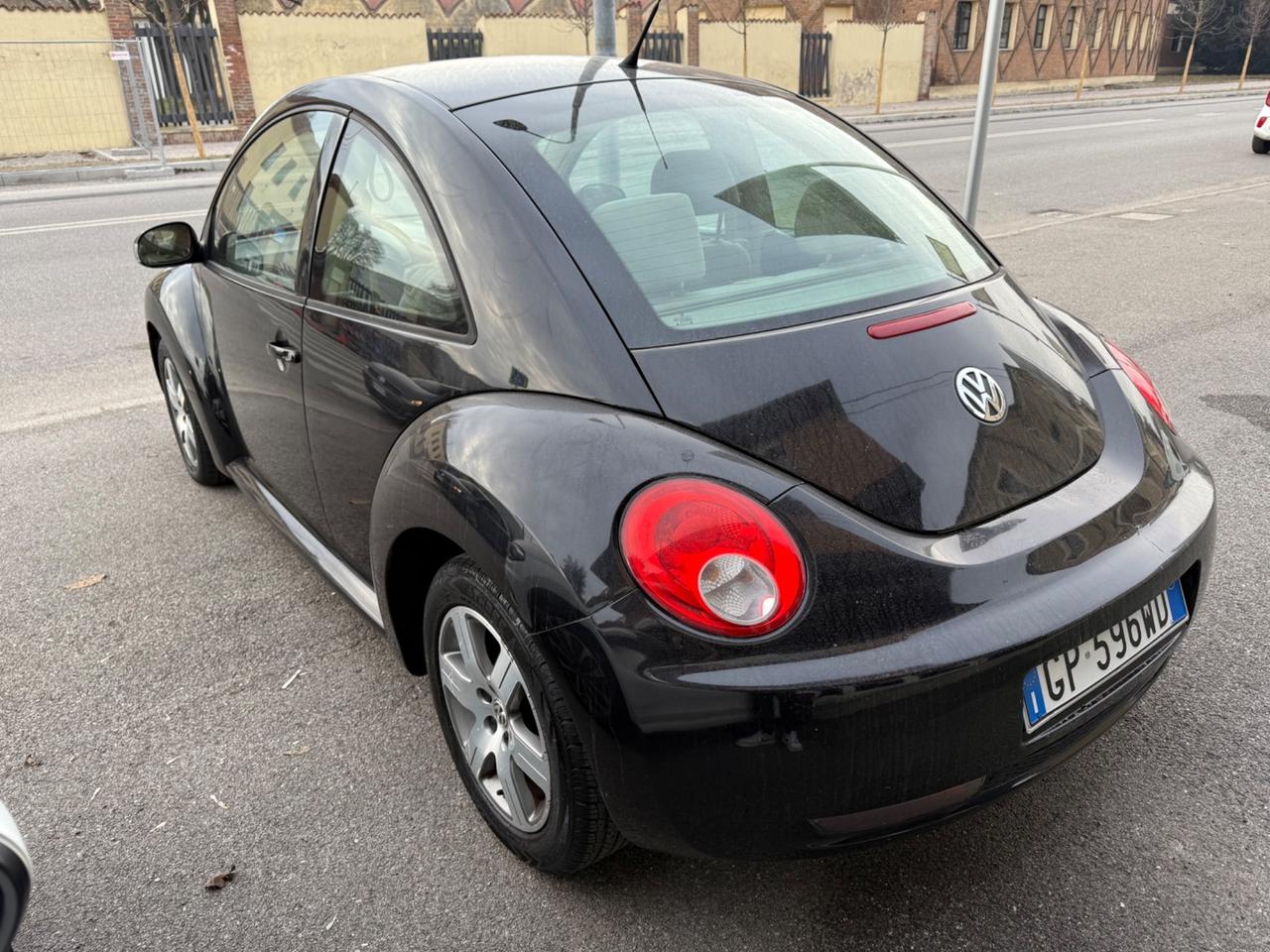 Volkswagen New Beetle 1.6