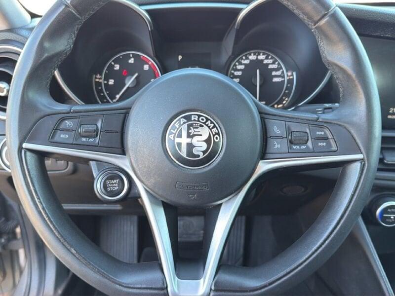 Alfa Romeo Giulia 2.2 Turbo AT8 180CV Super