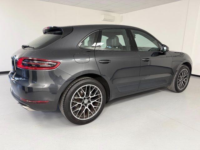 PORSCHE Macan 2.0