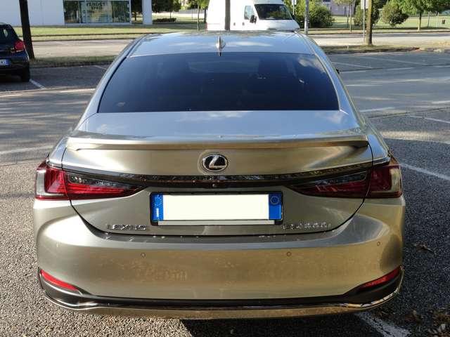 Lexus ES 300 ES 300h 2.5 F Sport cvt