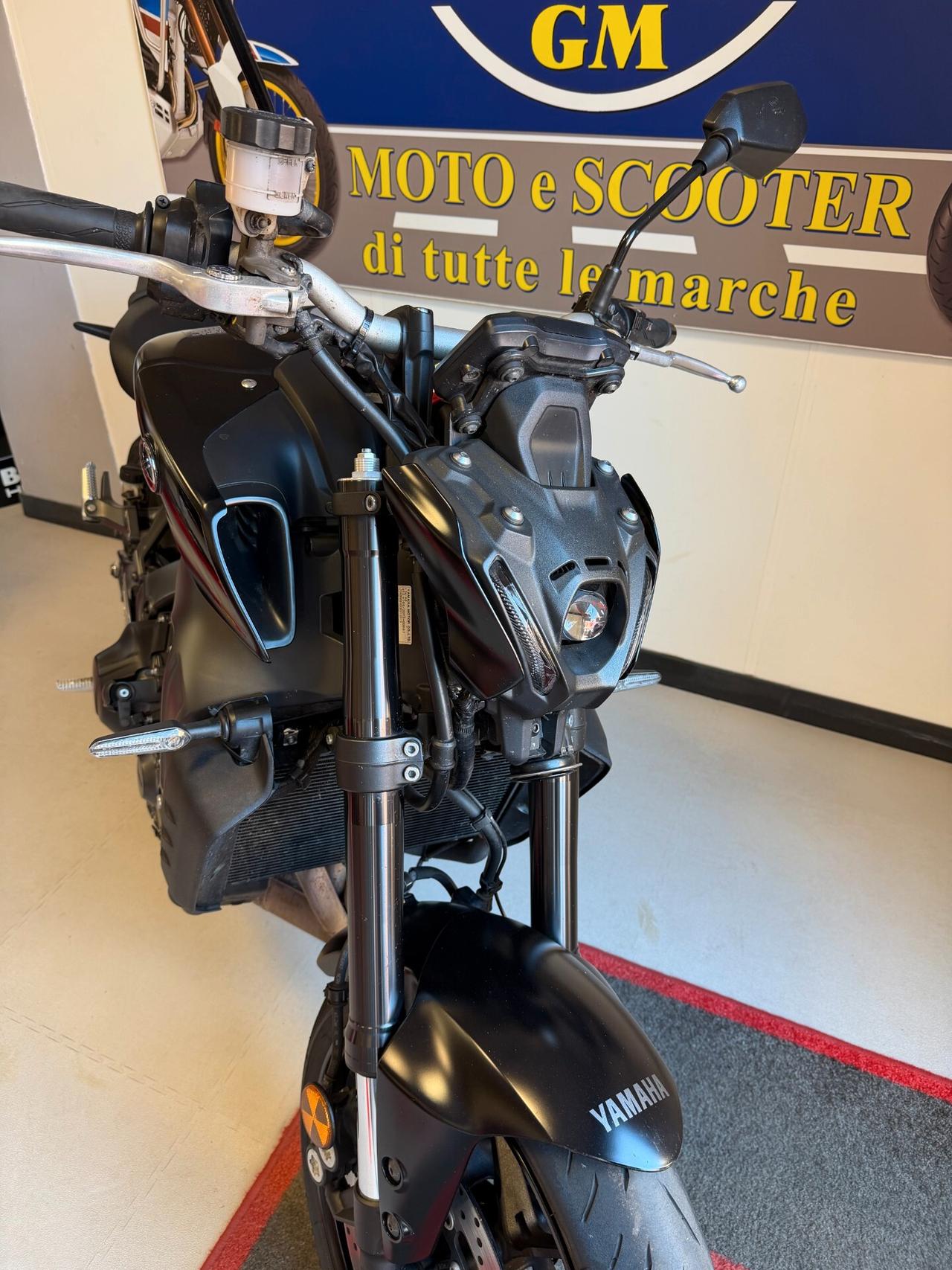 Yamaha MT-09 - 12/2022