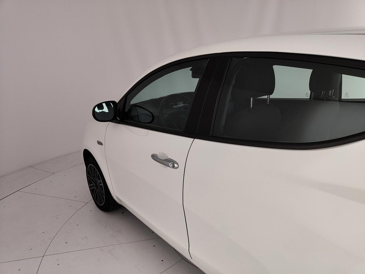 Lancia Ypsilon 1.0 FireFly 5 porte S&S Hybrid Oro