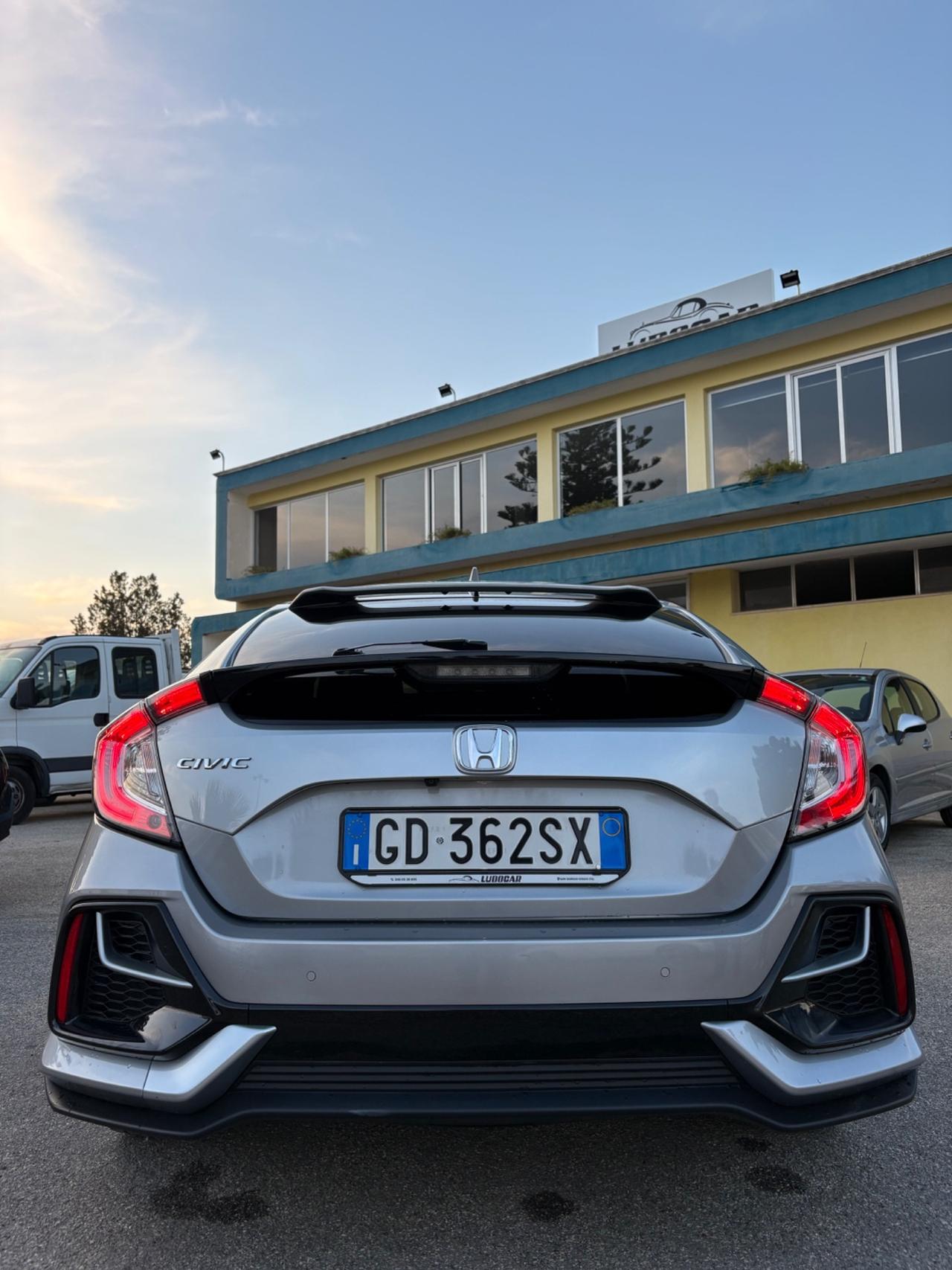 Honda Civic 1.6 5 porte Executive