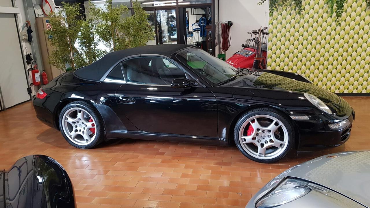 997 911 Porsche Carrera S Cabrio Book service 70000KM